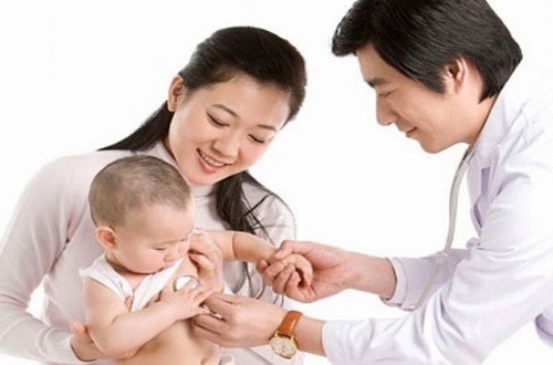 canh giac voi viem bao quy dau o tre em 1