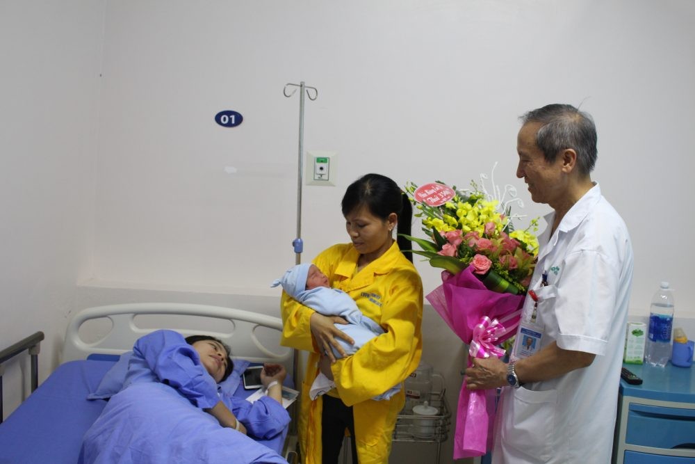 Chào mừng em bé thứ 3.500 được sinh tại Bệnh viện Lạc Việt
