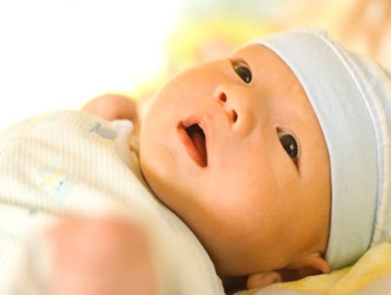 Trẻ sơ sinh bị vàng da mẹ nên ăn gì?