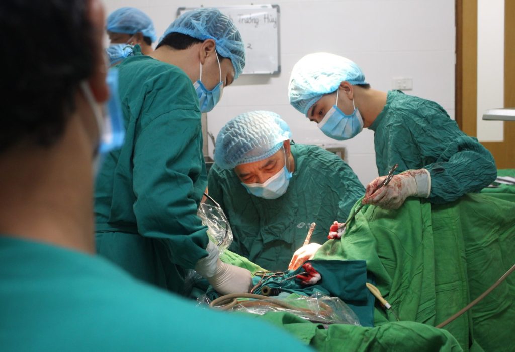 Lịch phẫu thuật của PGS.TS Vũ Bá Quyết – Nguyên Giám đốc Bệnh viện Phụ sản Trung ương