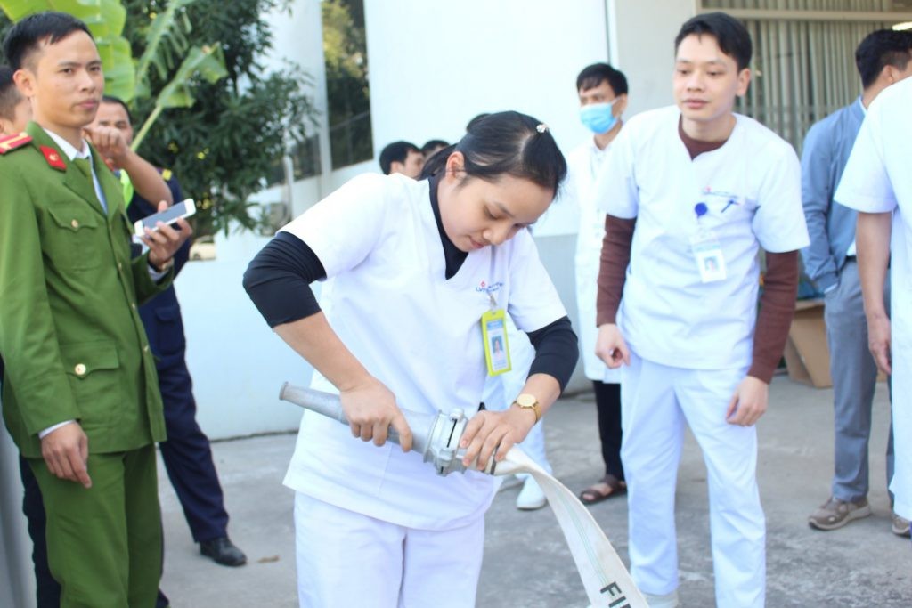 Bệnh viện HN Lạc Việt tập huấn Phòng cháy chữa cháy năm 2019 1 pccc 2 1024x683 1