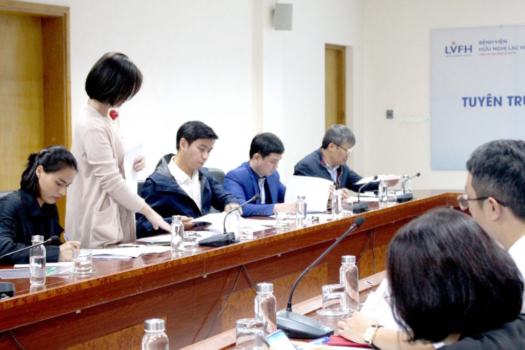 PGS.TS Ngô Thanh Tùng – Giám đốc Trung tâm Xạ trị Quốc Gia, Trưởng khoa Xạ 1 cùng đoàn công tác của Bệnh viện K thăm và làm việc tại Bệnh viện Lạc Việt!