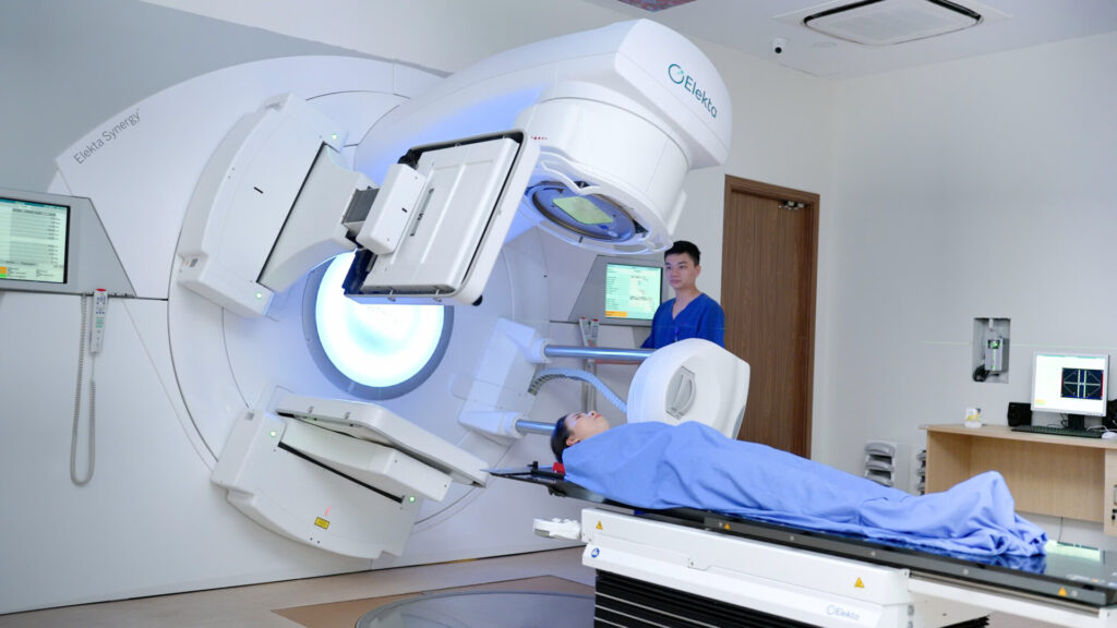 Hàng trăm phụ nữ được tầm soát ung thư vú miễn phí tại bệnh viện hữu nghị Lạc Việt