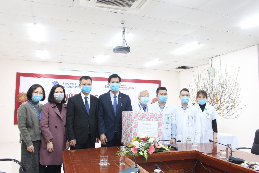 Lãnh đạo thành phố Vĩnh Yên tới thăm và chúc tết Bệnh viện hữu nghị Lạc Việt