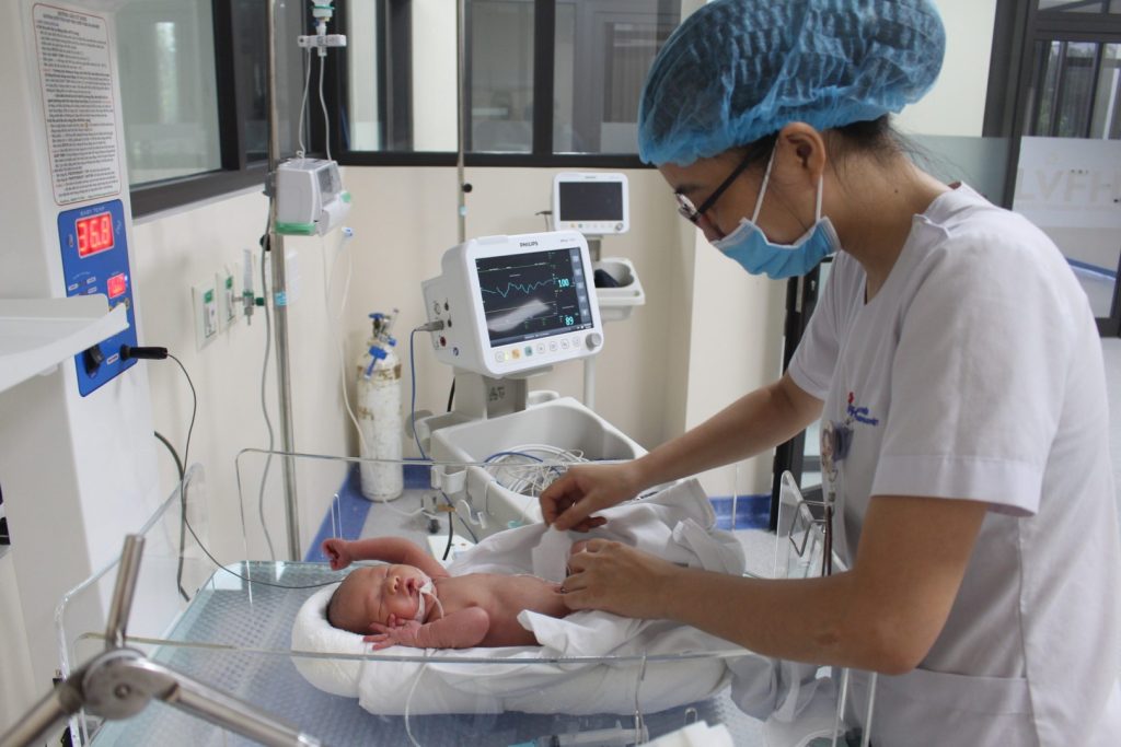 Cứu sống hai mẹ con sản phụ bị vỡ tử cung