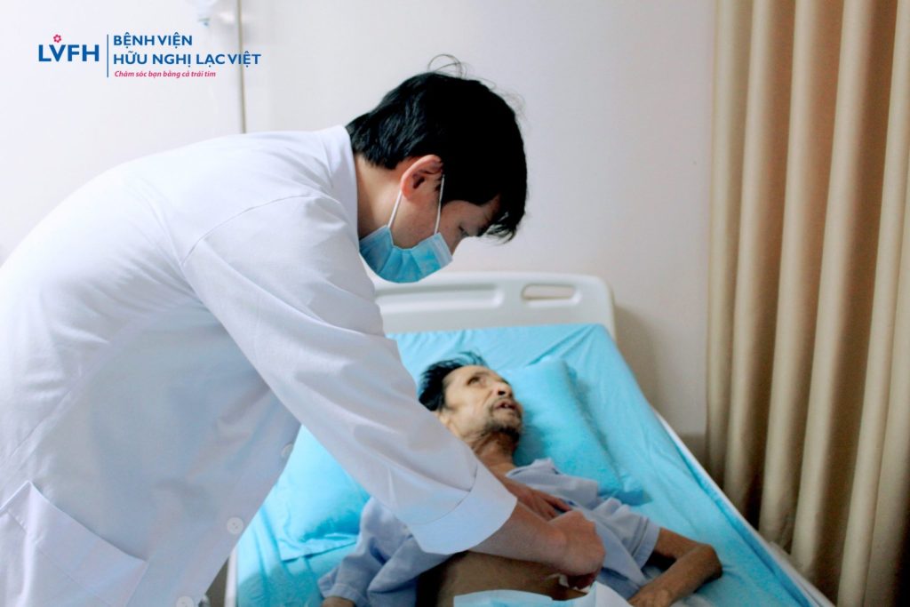 Phẫu thuật cấp cứu thành công ca bệnh thủng dạ dày cho người bệnh cao tuổi