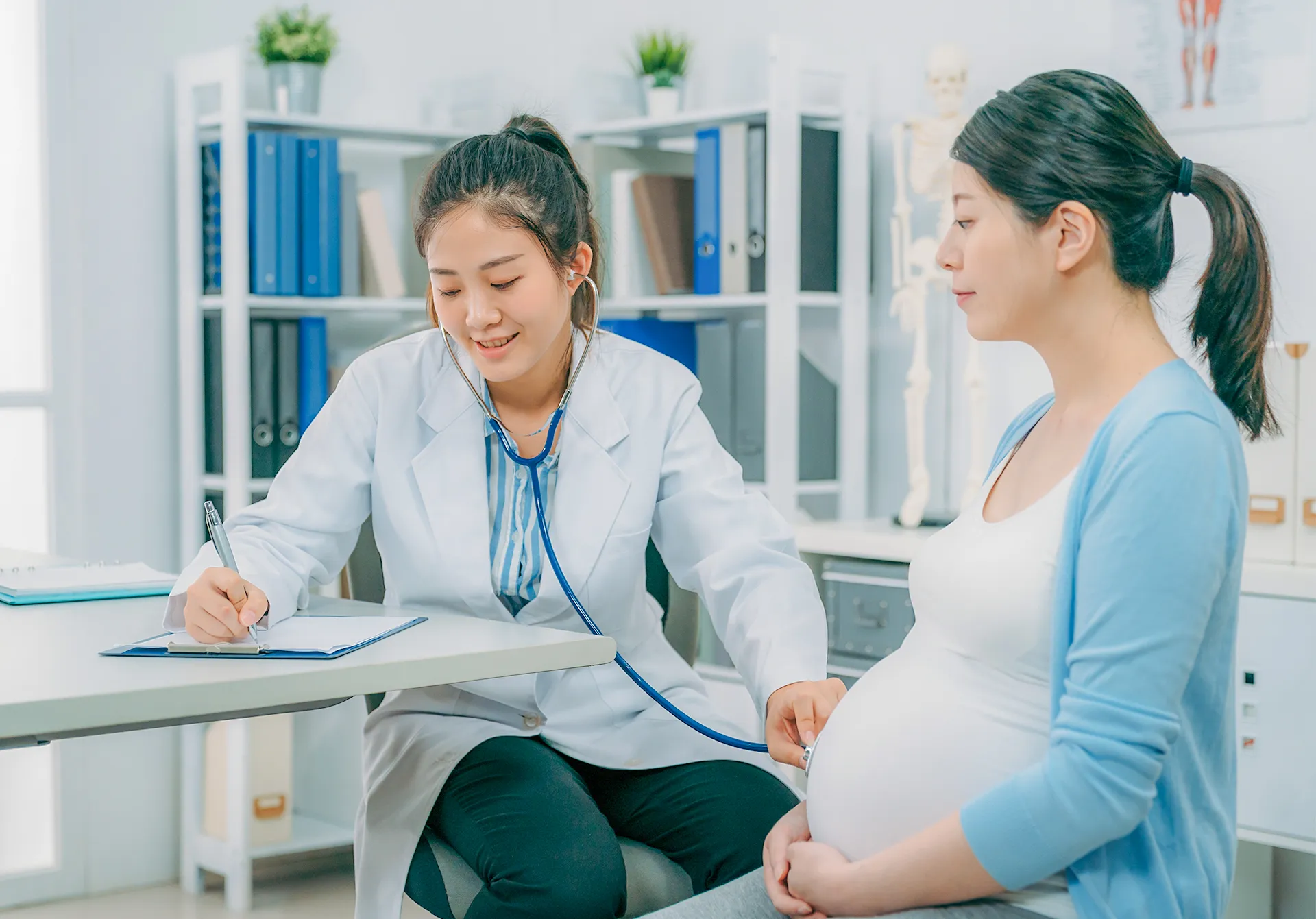 Rì viu vài nét về hành trình đi đẻ ở Lạc Việt của em cho các mẹ tham khảo