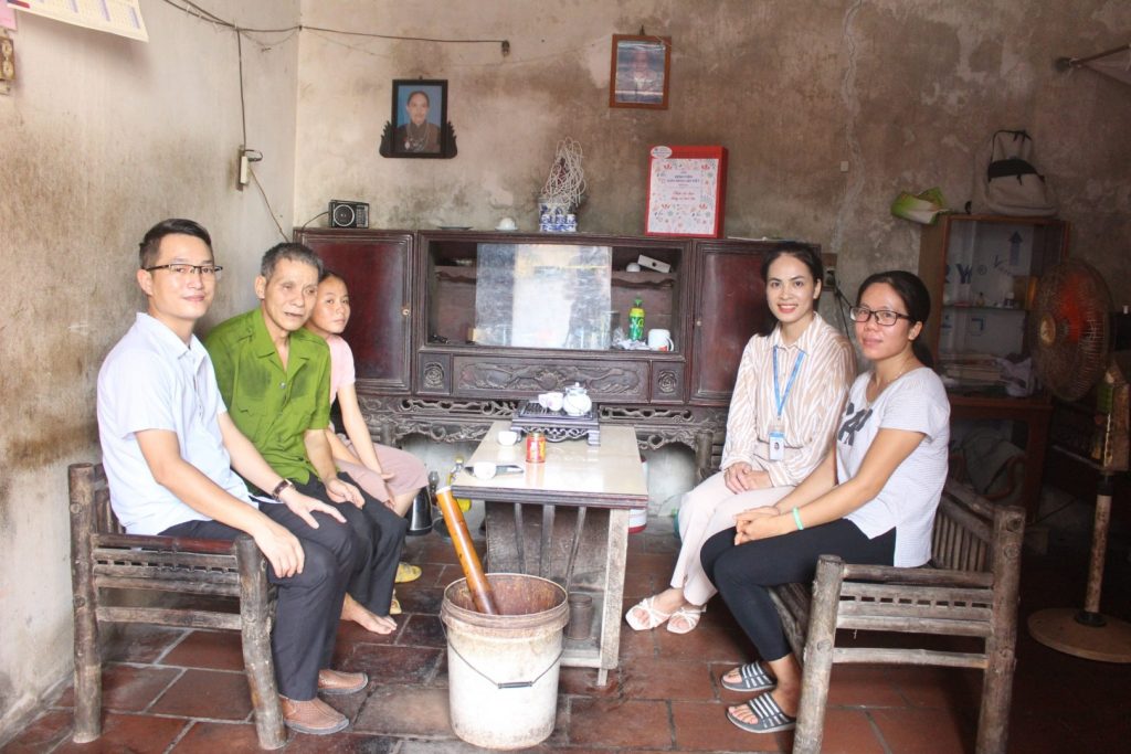 Điều trị thành công K vòm họng di căn cho người đàn ông mù có hoàn cảnh thương tâm