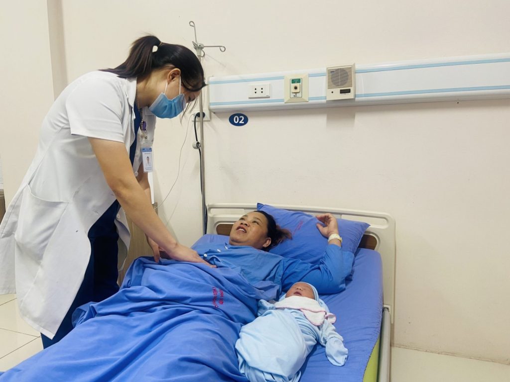 Mổ lấy thai cứu kịp thời sản phụ 40 tuổi bị tiền sản giật nặng