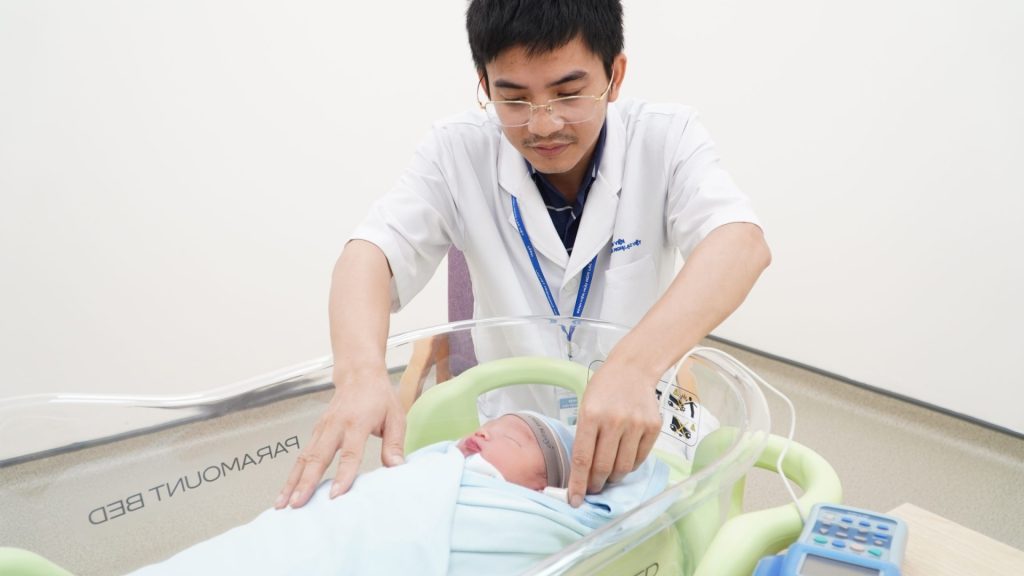 Làm sao để biết trẻ sinh ra có bị khiếm thính hay không???