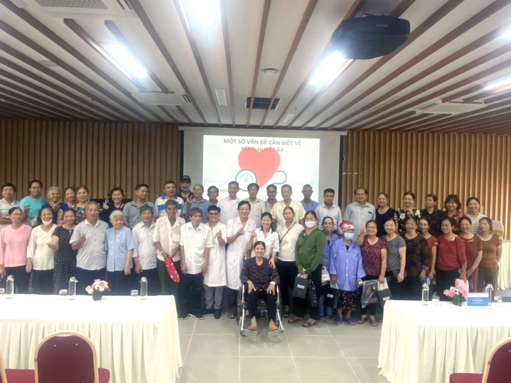 Sinh hoạt khoa học Câu lạc bộ Bệnh nhân Tim mạch – Chung tay phòng bệnh, vượt qua những khó khăn