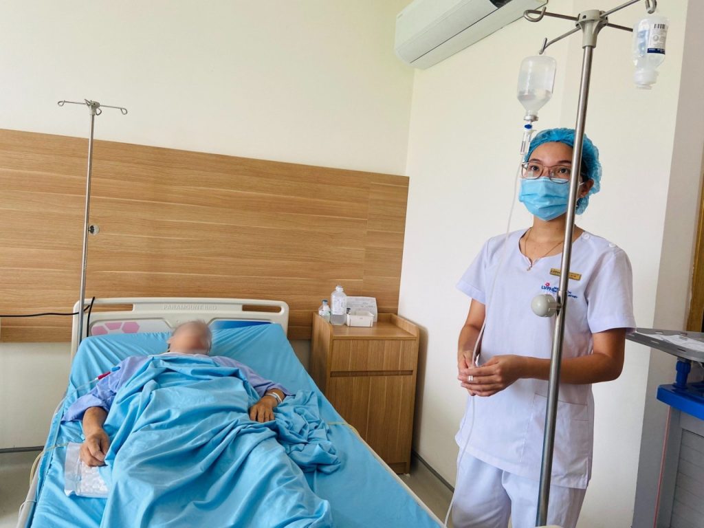 Phẫu thuật cắt toàn bộ dạ dày điều trị ung thư tại Bệnh viện Lạc Việt