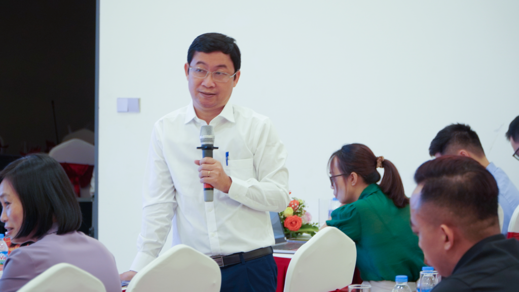ThS.BS-Le-Thanh-Duc-tra-loi-cau-hoi-tai-hoi-thao