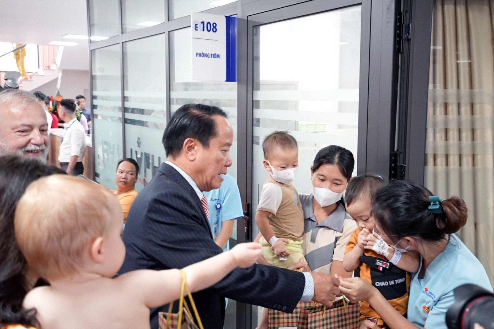 khai truong don nguyen ivf 7