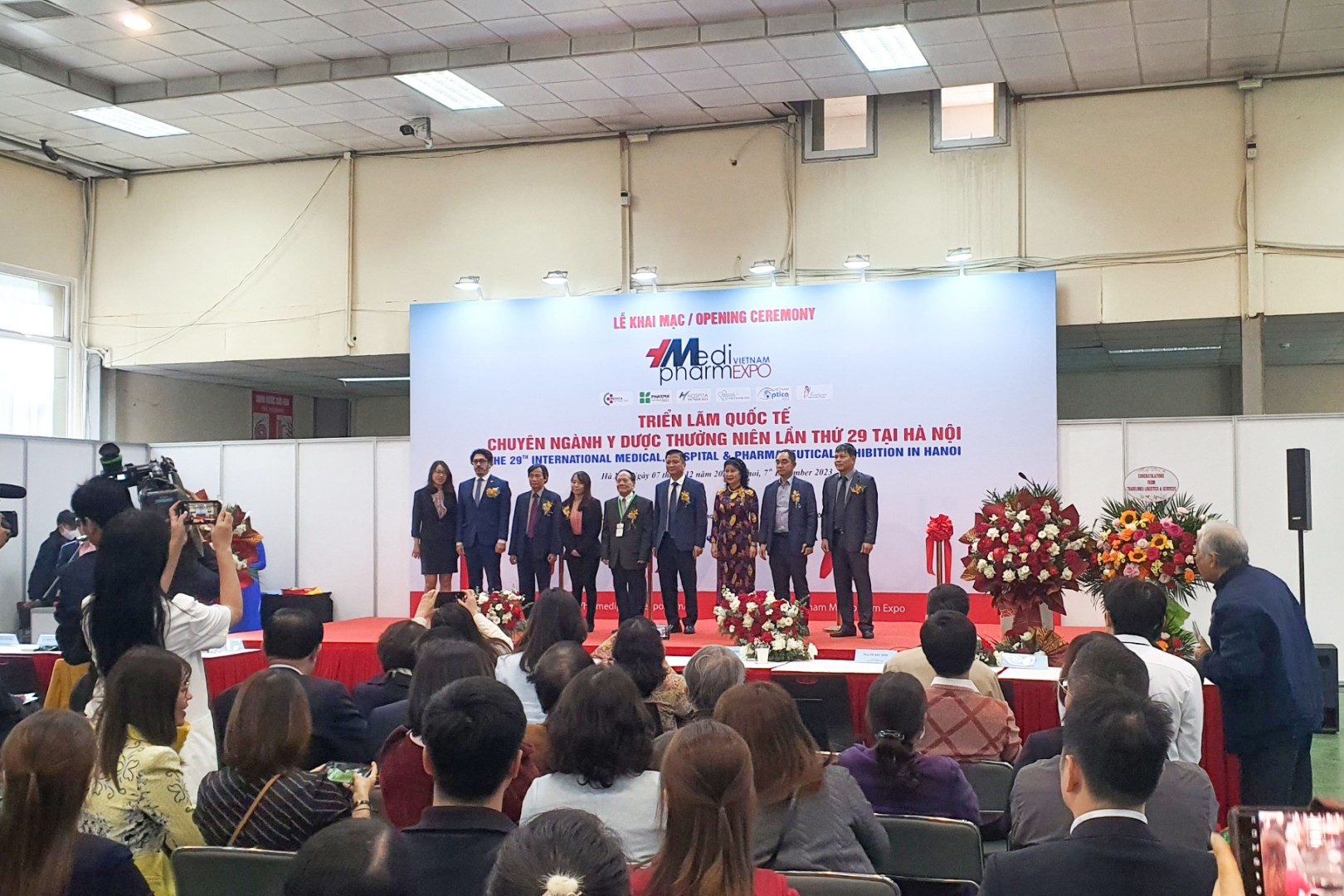 Lễ khai mạc của buổi triển lãm