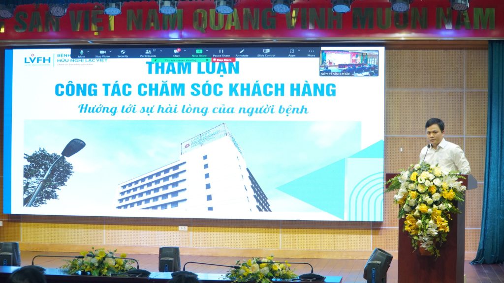 Bệnh viện Lạc Việt tham luận về “Công tác chăm sóc khách hàng – Hướng đến sự hài lòng của người bệnh”
