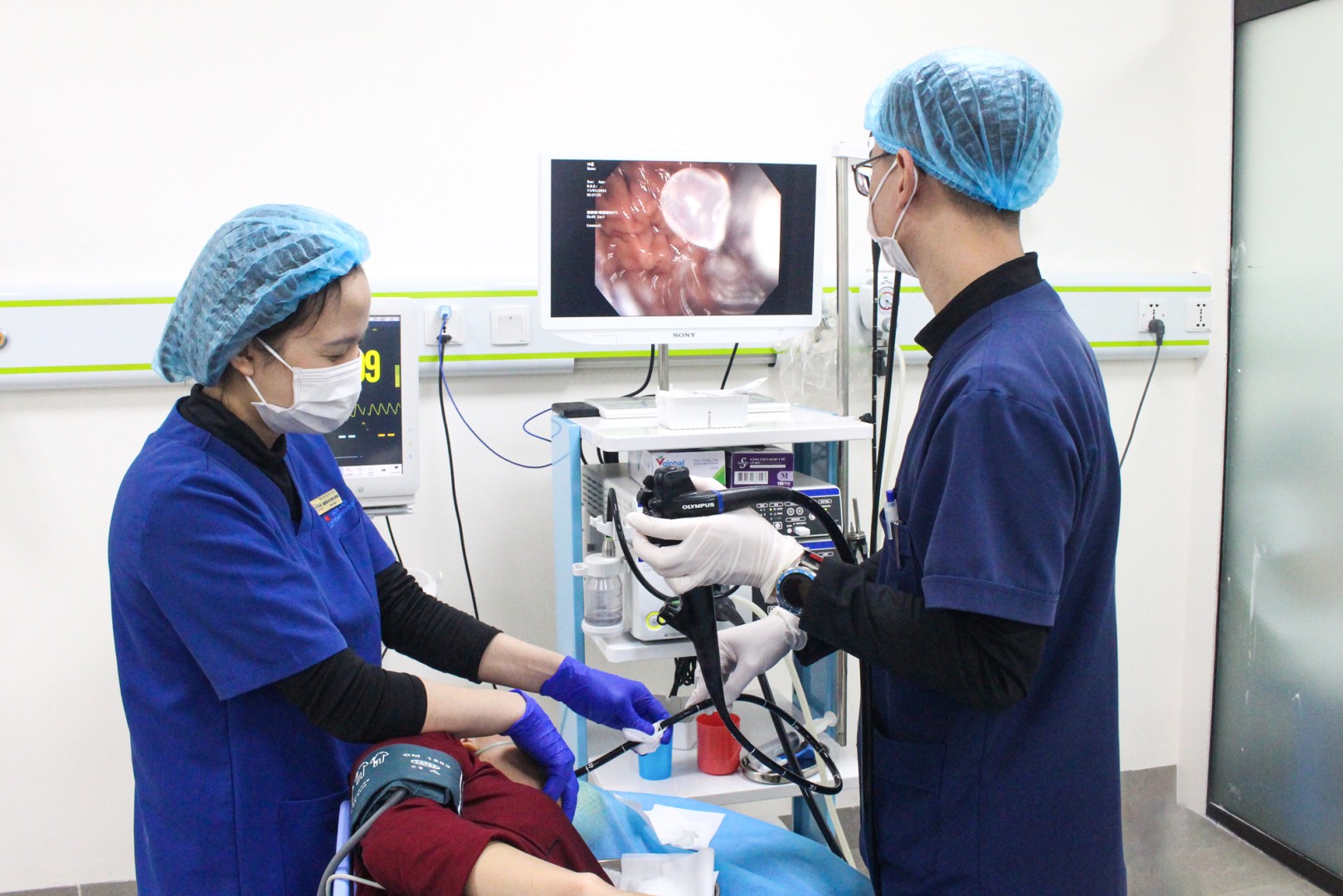 Nội soi dạ dày: Khi nào cần nội soi và những điều cần lưu ý 4 Nội soi qua đường miệng
