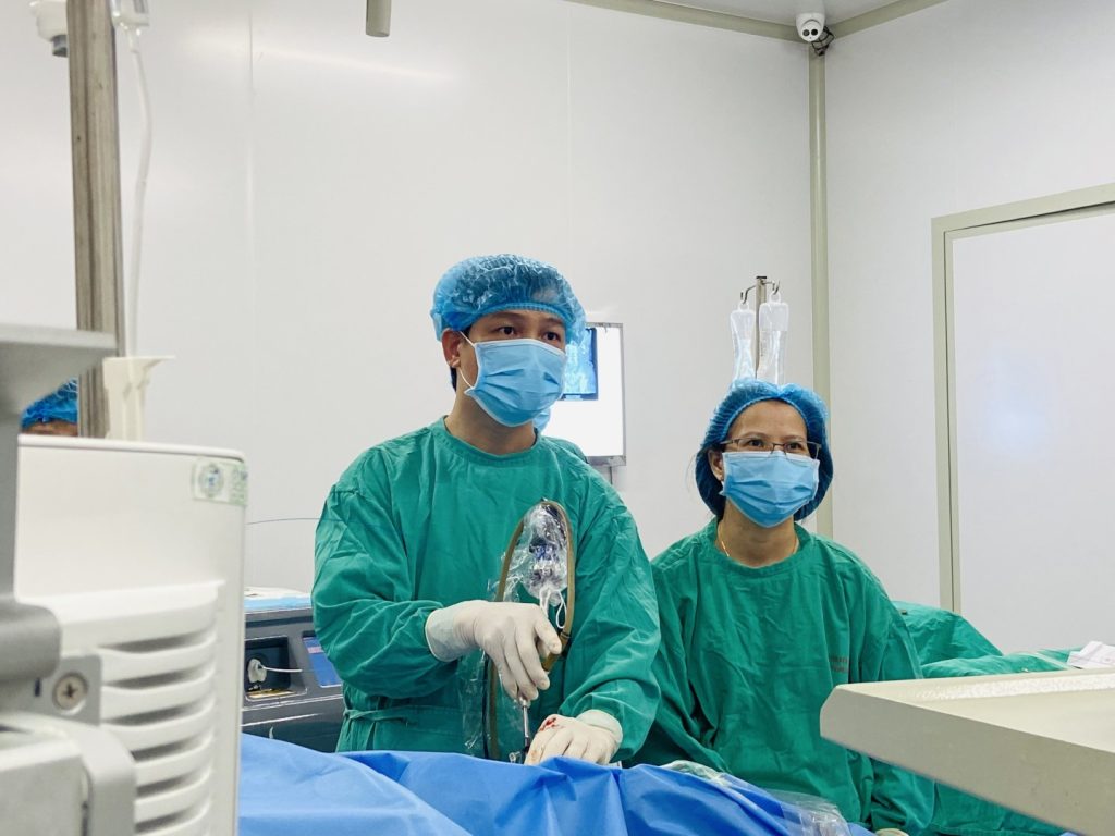 Chi phí tán sỏi thận qua da bao nhiêu tiền? Tán sỏi ở đâu uy tín?