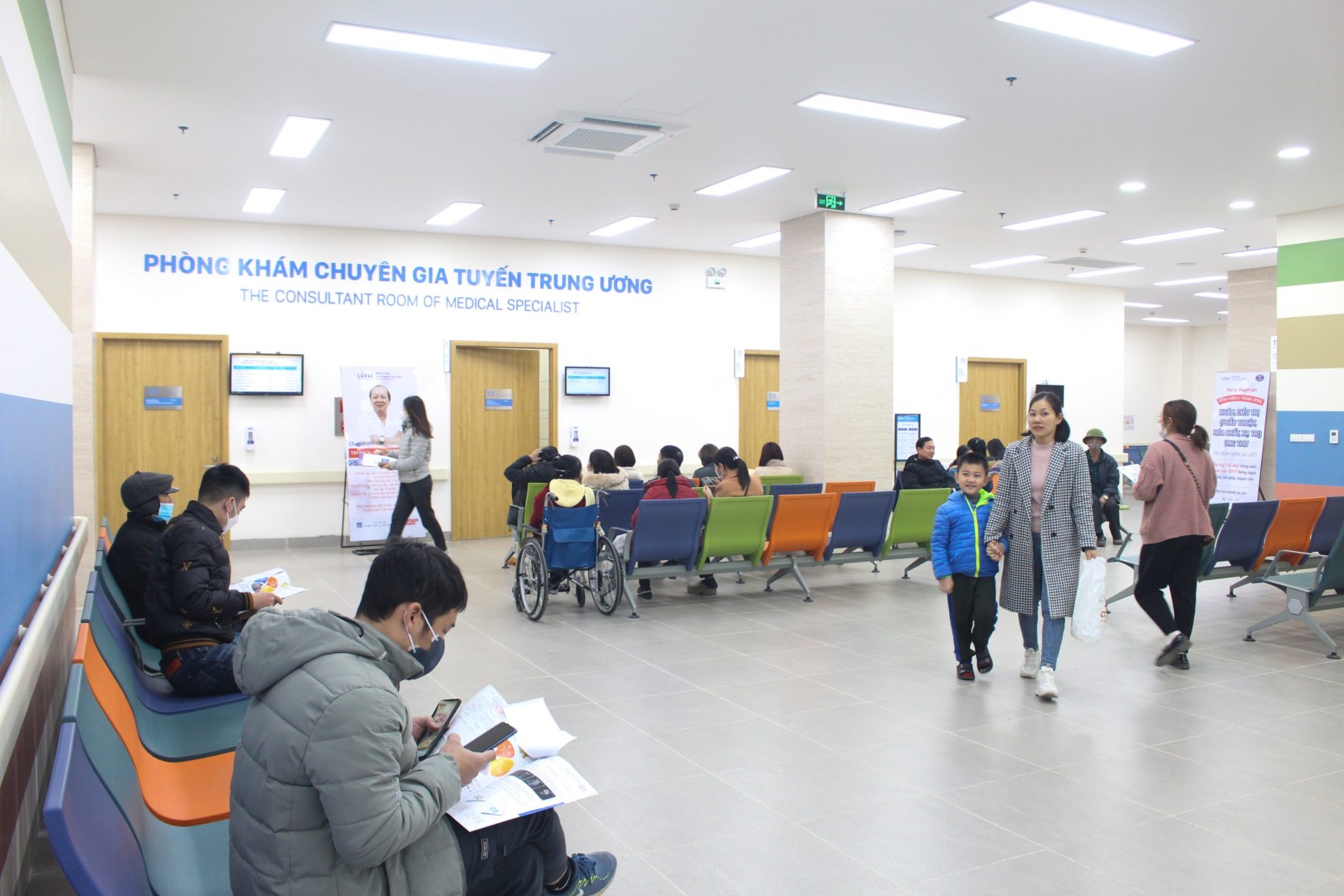 Thứ 7 và chủ nhật hàng tuần, bệnh viện đều có các bác sỹ, chuyên gia tuyến trung ương về thực hiện thăm khám