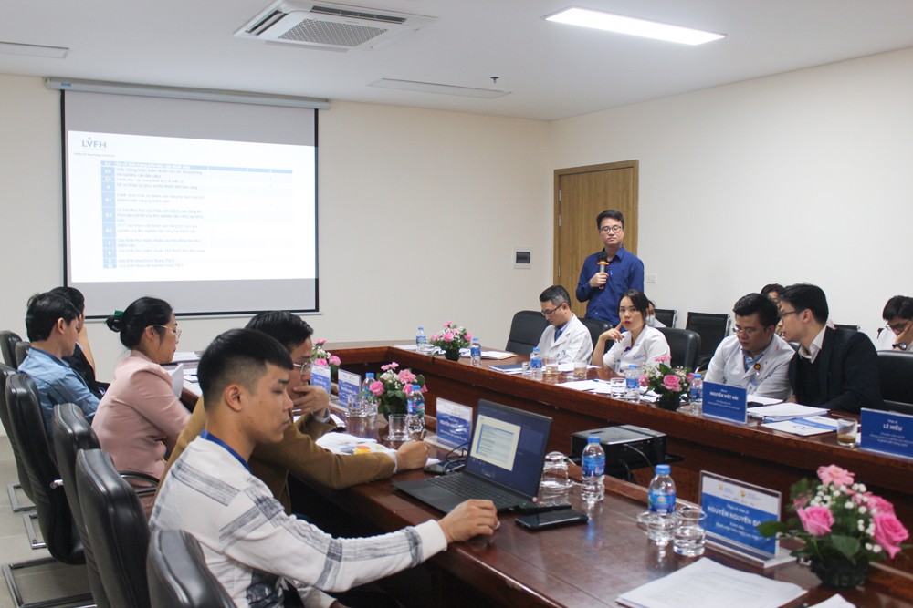 Các bên cùng nhau trao đổi, thảo luận các vấn đề