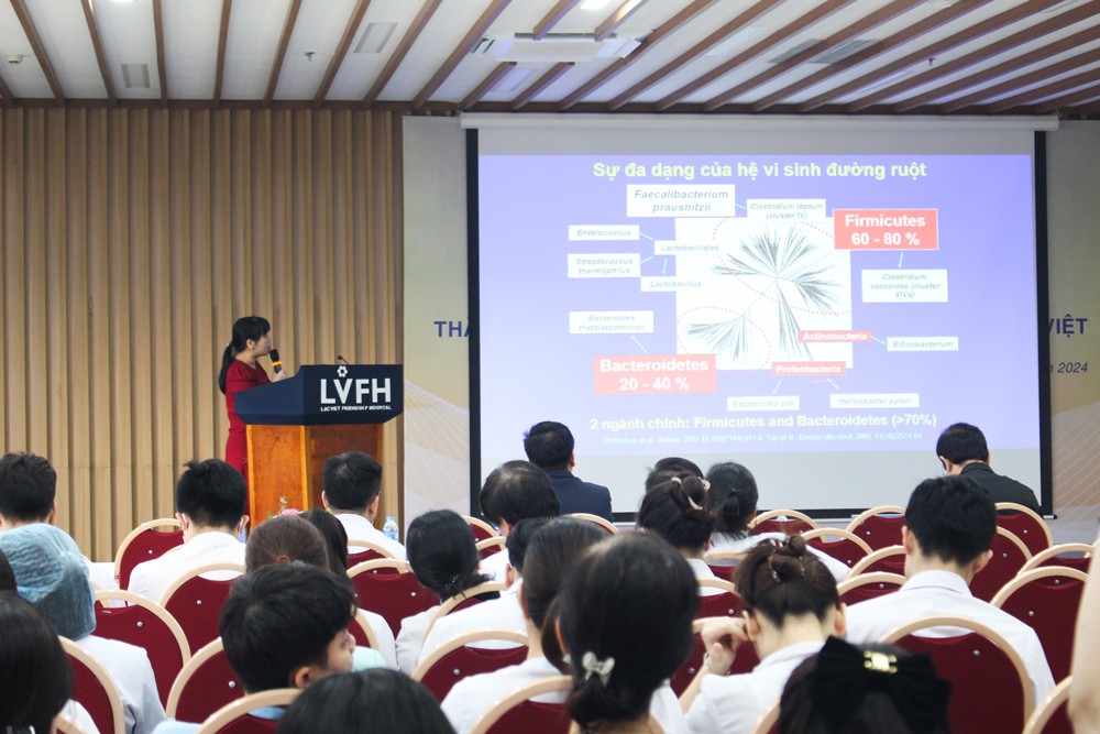 PGS. TS. Nguyễn Thị Việt Hà đã có phần bài giảng về Vai trò của Probiotics tại chương trình