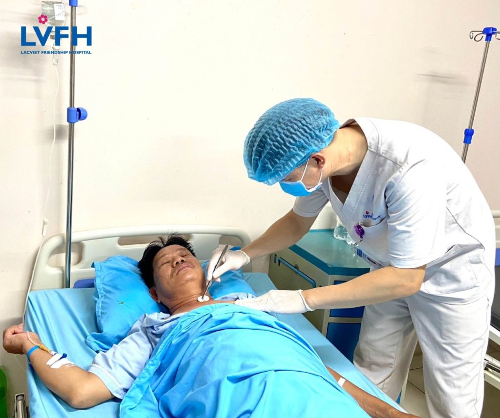 Ứng dụng dao hàn mạch thế hệ mới Ligasure trong phẫu thuật khối u  tuyến giáp kích thước lớn