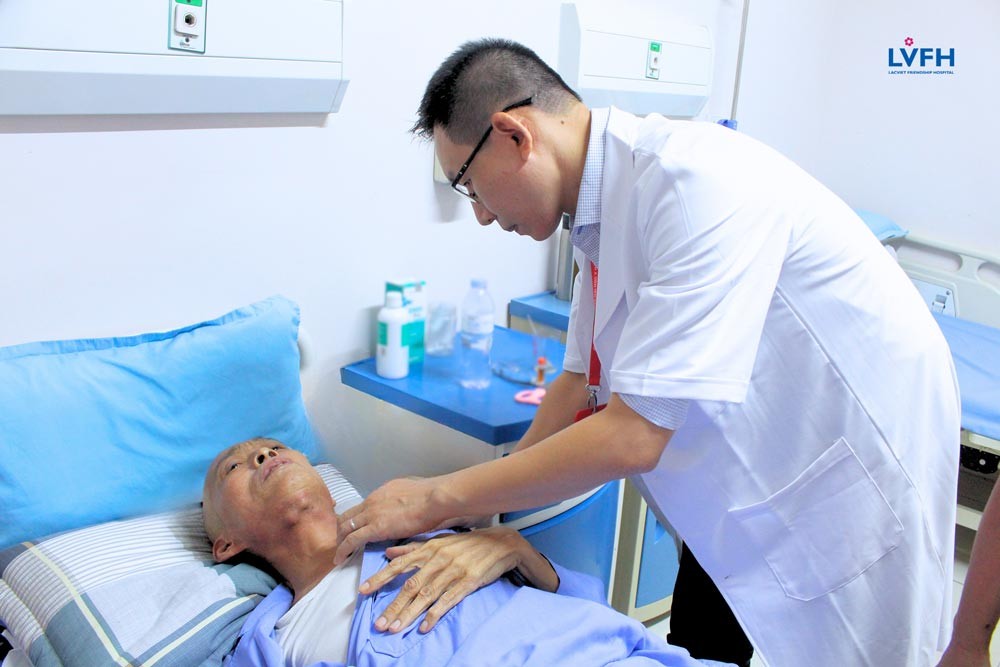 PGS. TS. BSNT Cộng hòa Pháp. Trịnh Lê Huy – Chuyên gia hàng đầu về Ung bướu, Đại học Y Hà Nội