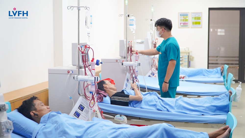 Kiểm soát nhiễm khuẩn chặt chẽ, hạn chế tối đa nguy cơ lây nhiễm chéo, nhiễm khuẩn ở bệnh nhân chạy thận