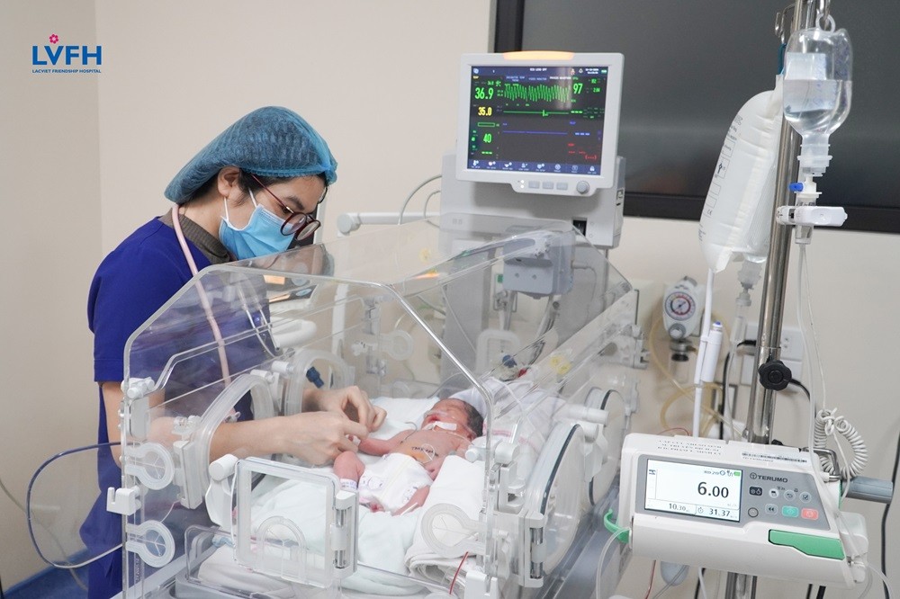Bệnh viện Lạc Việt thành công cấp cứu nhiều ca sinh non, suy hô hấp nặng
