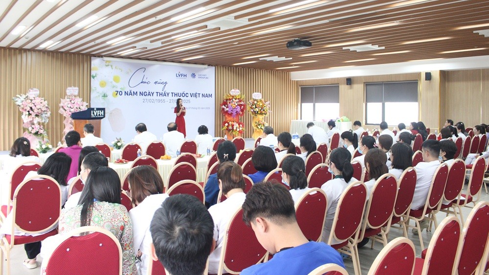 Chương trình kỷ niệm 70 năm ngày Thầy thuốc Việt Nam 27/02/2025 1 Không khí của buổi lễ chúc mừng ngày Thầy thuốc Việt Nam 27/02.