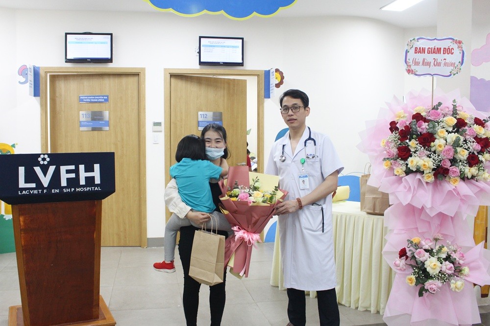 khai truong phong kham nhi chuyen khoa 5