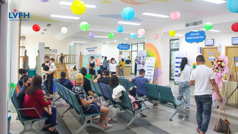 khai truong phong kham nhi chuyen khoa 8