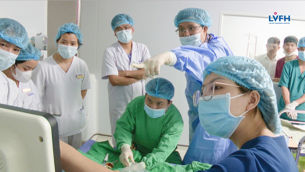 duong truyen tinh mach trung tam picc