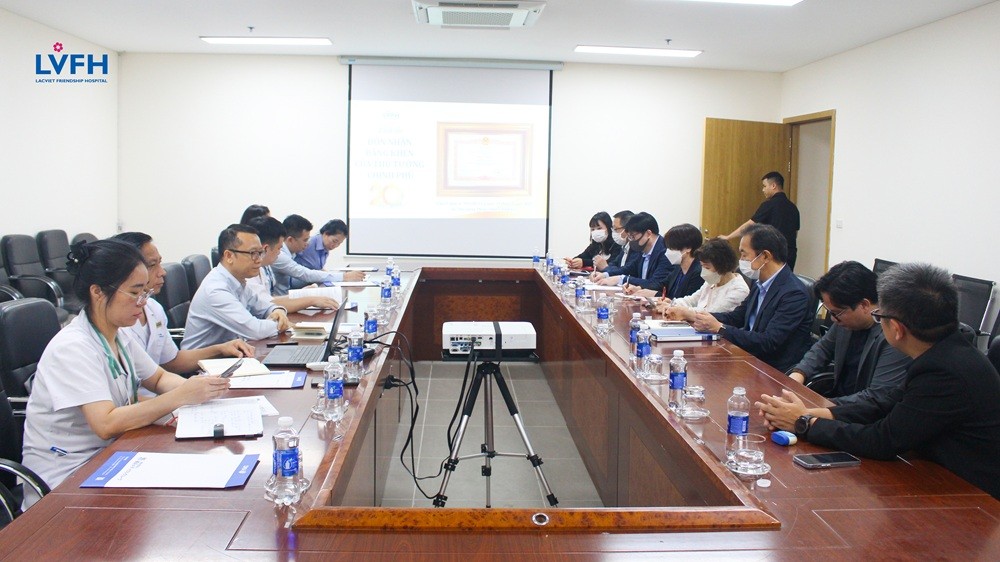 Tập đoàn Y tế Yokohama YMG (Nhật Bản) đến thăm và làm việc tại Bệnh viện Hữu nghị Lạc Việt