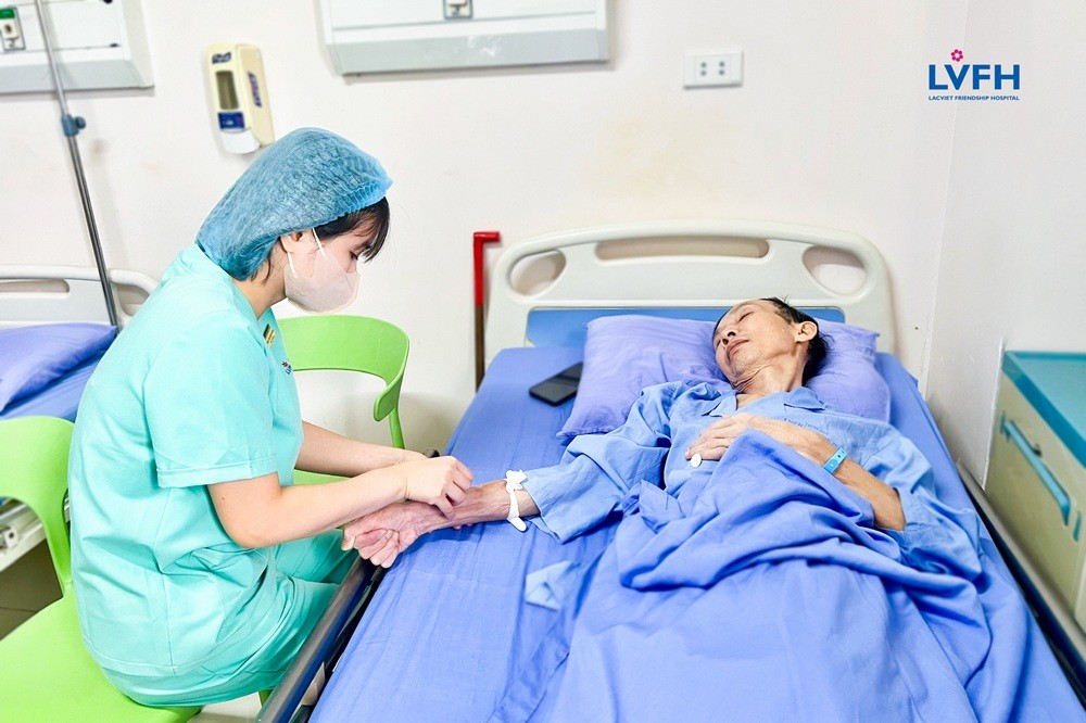 Bệnh viện Lạc Việt hỗ trợ toàn bộ chi phí phẫu thuật, điều trị cho bệnh nhân ung thư trực tràng