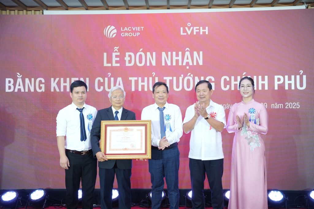 Lễ kỷ niệm 20 năm thành lập Hệ thống Bệnh viện Lạc Việt và đón nhận Bằng khen của Thủ tướng Chính phủ