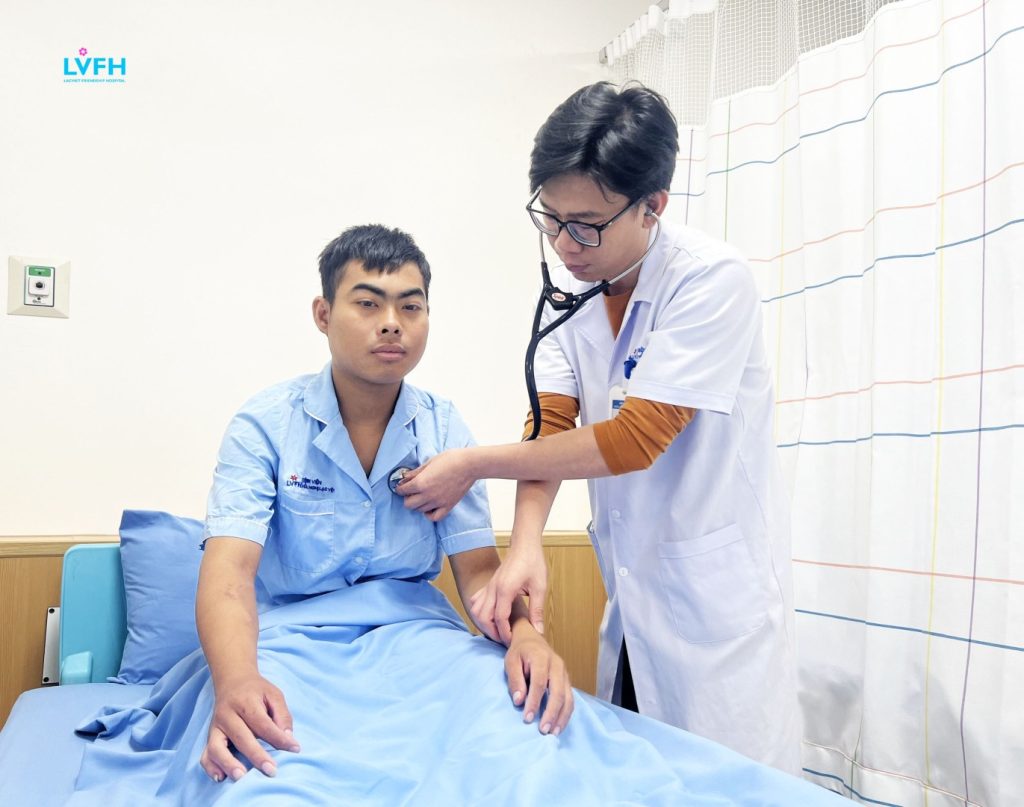 Hành trình giành giật sự sống bên chiếc máy chạy thận của “chàng trai Gen Z”