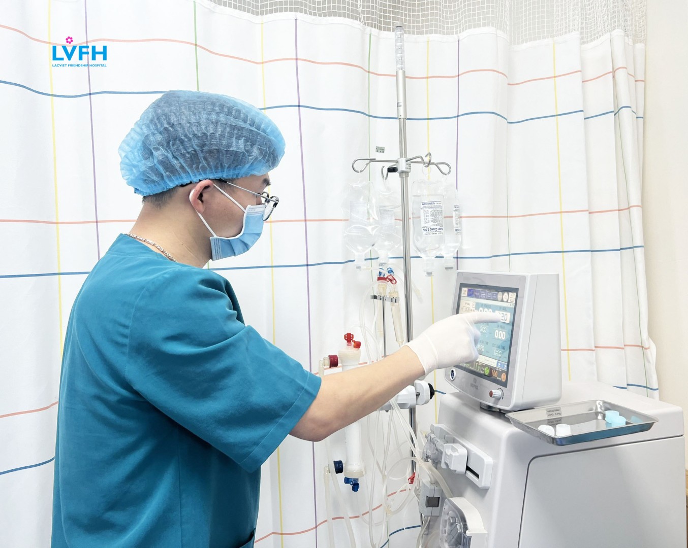 Hành trình giành giật sự sống bên chiếc máy chạy thận của “chàng trai Gen Z” 2 than