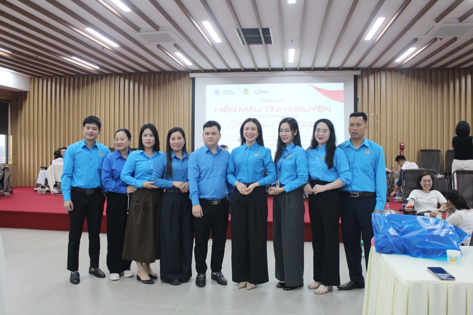NGÀY HỘI HIẾN MÁU TÌNH NGUYỆN “MỘT GIỌT MÁU – TRIỆU TRÁI TIM” THU HÚT 200 NGƯỜI THAM GIA 2 IMG 3074 1 scaled 1