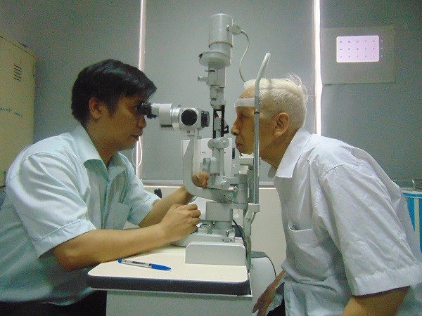 6 cách phòng chống bệnh đục thủy tinh thể đơn giản nhất 1 kham mat